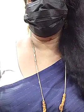 Snapshot of abinaya26 chatting on November 1, 10:06 am abinaya26 online show from November 1, 10:06 am