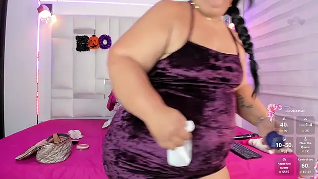 LunaaSweett online show from October 16, 8:32 pm