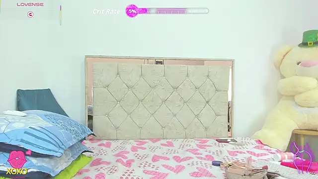 LunaaSweett online show from April 25, 1:52 pm