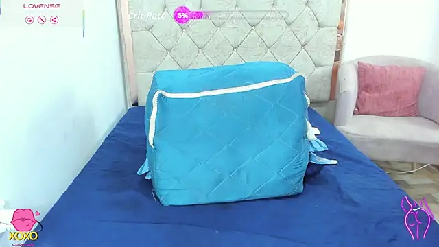 LunaaSweett online show from April 28, 2:27 am