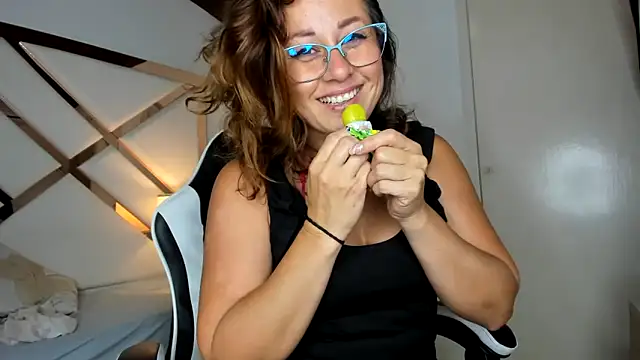 Allison greey online show from December 15, 7:40 pm