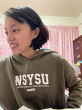 Snapshot of ladypaggy chatting on March 10, 9:25 am ladypaggy online show from March 10, 9:25 am