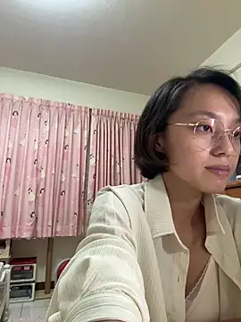 Snapshot of ladypaggy chatting on March 27, 2:06 pm ladypaggy online show from March 27, 2:06 pm