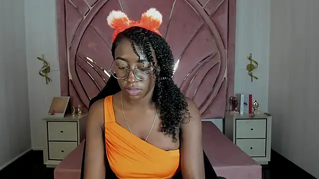 Qeen blackk online show from October 17, 8:44 pm