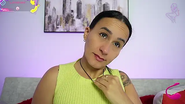 Snapshot of Sara_Charmy chatting on December 1, 11:37 am Sara Charmy online show from December 1, 11:37 am