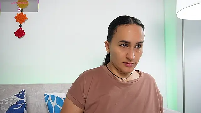 Snapshot of Sara_Charmy chatting on February 14, 10:56 am Sara Charmy online show from February 14, 10:56 am