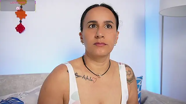 Snapshot of Sara_Charmy chatting on March 6, 12:01 pm Sara Charmy online show from March 6, 12:01 pm