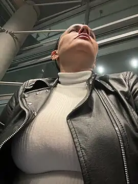 Snapshot of Sara_Charmy chatting on March 19, 9:13 am Sara Charmy online show from March 19, 9:13 am