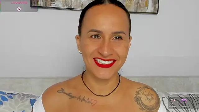 Snapshot of Sara_Charmy chatting on April 6, 11:44 am Sara Charmy online show from April 6, 11:44 am