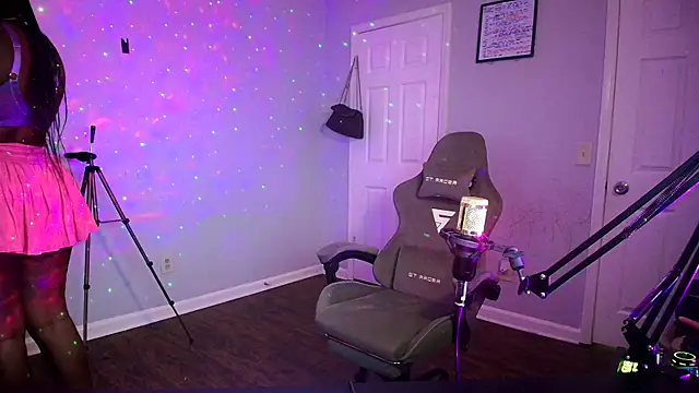 lovelyenigma365 online show from April 5, 12:41 am