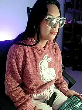 Snapshot of MiaStarts chatting on March 12, 8:30 am MiaStarts online show from March 12, 8:30 am