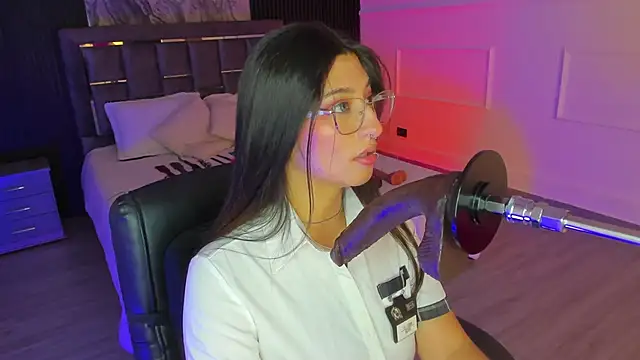 Snapshot of Gabrielakassi chatting on February 12, 12:33 pm Gabrielakassi online show from February 12, 12:33 pm