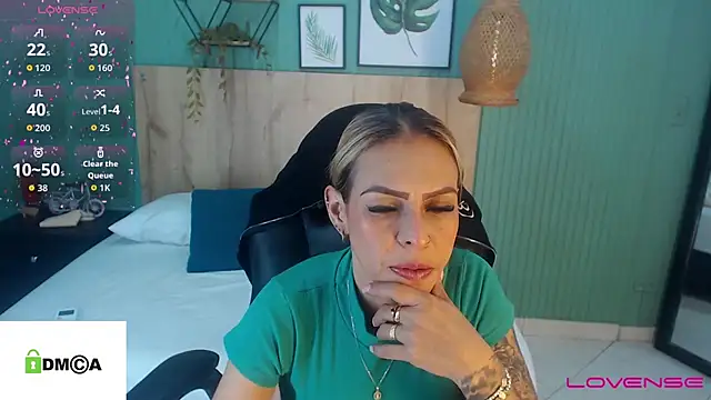 yessila parker online show from September 16, 1:39 am