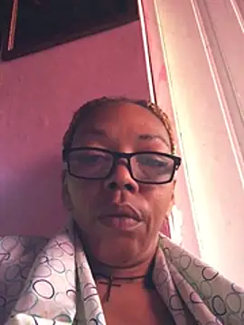 Ladyzee25 online show from May 7, 10:42 am