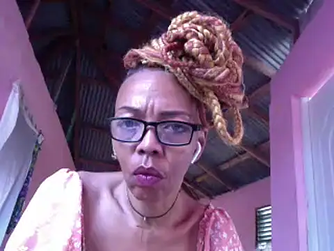 Ladyzee25 online show from June 9, 9:26 pm