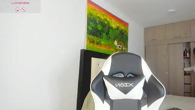 CarolinneFiotti online show from January 19, 2:54 pm