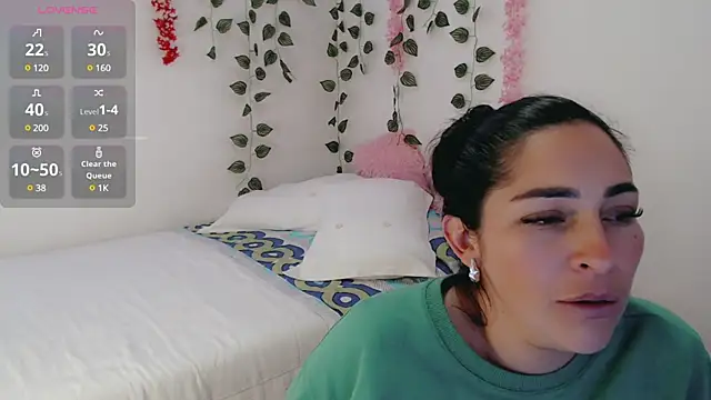 luna lgomez  online show from March 18, 5:21 pm
