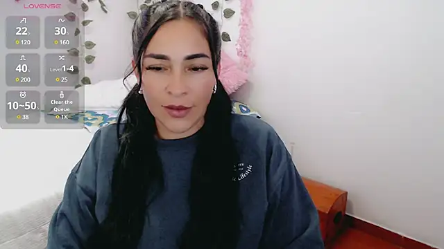 luna lgomez  online show from March 19, 2:24 pm