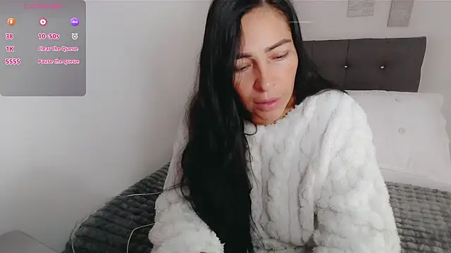 Snapshot of luna_lgomez_ chatting on November 28, 12:41 pm luna lgomez online show from November 28, 12:41 pm