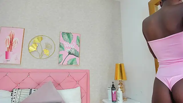 SamantaMarquez online show from May 1, 3:44 am