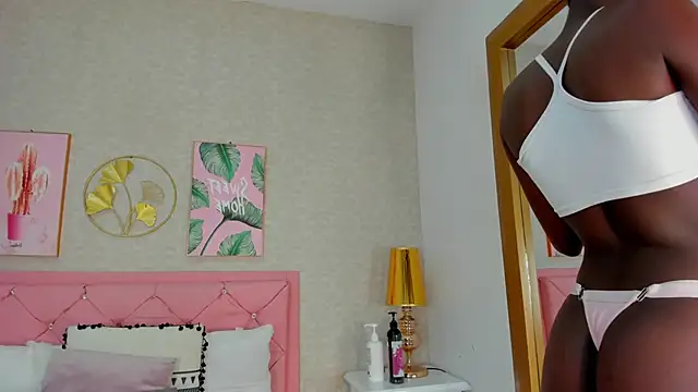 SamantaMarquez online show from May 2, 3:44 am