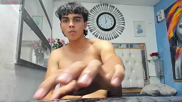 heiker  online show from March 11, 5:27 am