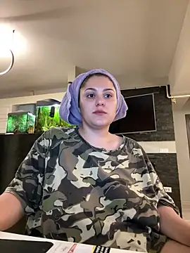 Layla- online show from June 4, 6:25 pm