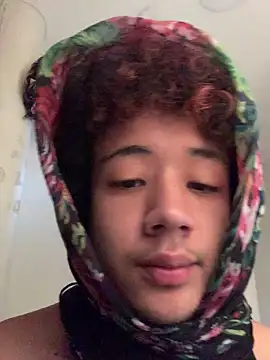 Snapshot of chillcol chatting on March 15, 10:11 pm chillcol online show from March 15, 10:11 pm