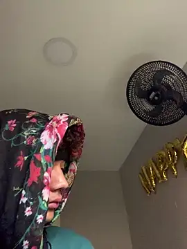 Snapshot of chillcol chatting on March 19, 12:34 pm chillcol online show from March 19, 12:34 pm