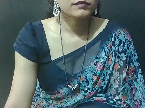 Snapshot of sugandha_bhabhi chatting on April 11, 4:55 pm sugandha bhabhi online show from April 11, 4:55 pm