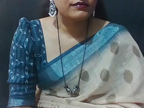 Snapshot of sugandha_bhabhi chatting on May 2, 5:07 pm sugandha bhabhi online show from May 2, 5:07 pm