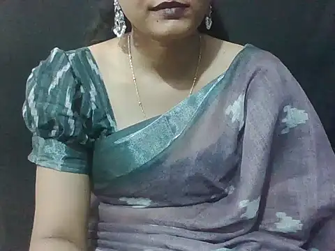 Snapshot of sugandha_bhabhi chatting on May 8, 4:56 pm sugandha bhabhi online show from May 8, 4:56 pm