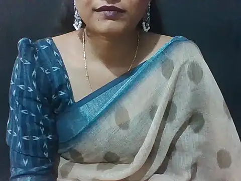 Snapshot of sugandha_bhabhi chatting on May 21, 5:42 pm sugandha bhabhi online show from May 21, 5:42 pm
