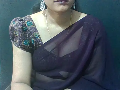 Snapshot of sugandha_bhabhi chatting on May 29, 4:43 am sugandha bhabhi online show from May 29, 4:43 am