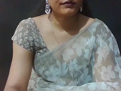 Snapshot of sugandha_bhabhi chatting on June 17, 7:55 am sugandha bhabhi online show from June 17, 7:55 am