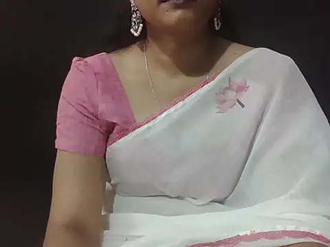 Snapshot of sugandha_bhabhi chatting on June 19, 4:44 pm sugandha bhabhi online show from June 19, 4:44 pm