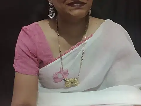 Snapshot of sugandha_bhabhi chatting on July 9, 5:39 pm sugandha bhabhi online show from July 9, 5:39 pm