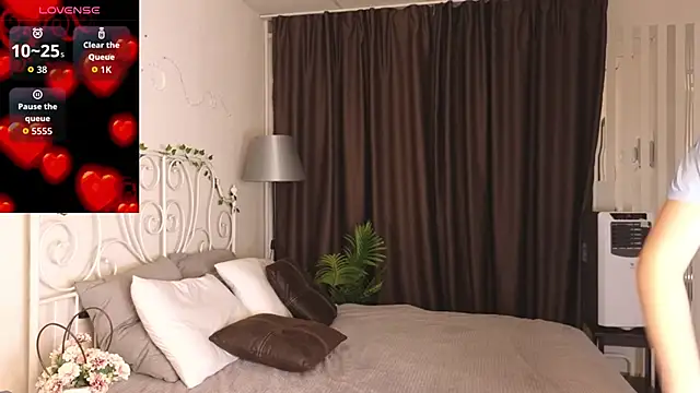 Snapshot of meow_mellie chatting on September 23, 3:42 am meow mellie online show from September 23, 3:42 am