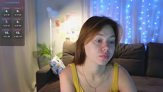 Snapshot of meow_mellie chatting on October 2, 1:34 am meow mellie online show from October 2, 1:34 am