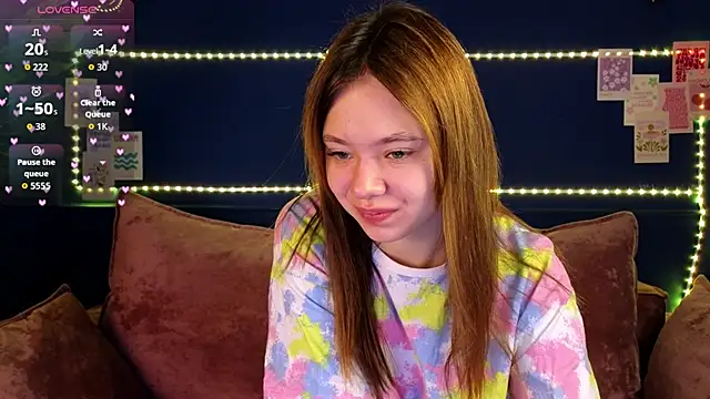 Snapshot of meow_mellie chatting on October 20, 2:12 am meow mellie online show from October 20, 2:12 am