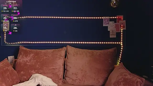 Snapshot of meow_mellie chatting on November 13, 1:48 am meow mellie online show from November 13, 1:48 am