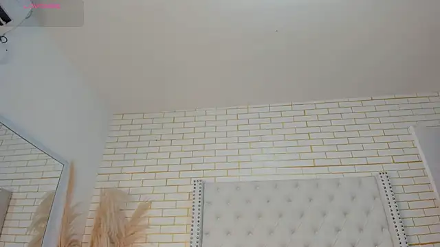 Emilly wilson  online show from January 15, 11:26 am