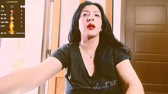 Snapshot of Alina_eve chatting on June 9, 9:21 am Alina eve online show from June 9, 9:21 am