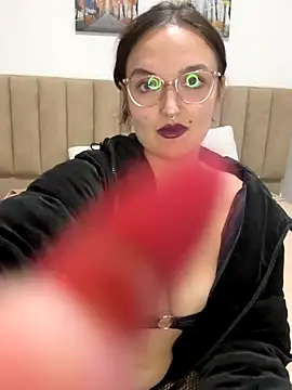 Snapshot of SpicyPalmera chatting on October 9, 7:34 pm SpicyPalmera online show from October 9, 7:34 pm