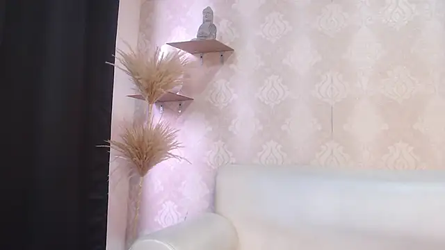 Snapshot of fernandaqueens chatting on March 4, 5:03 pm fernandaqueens online show from March 4, 5:03 pm