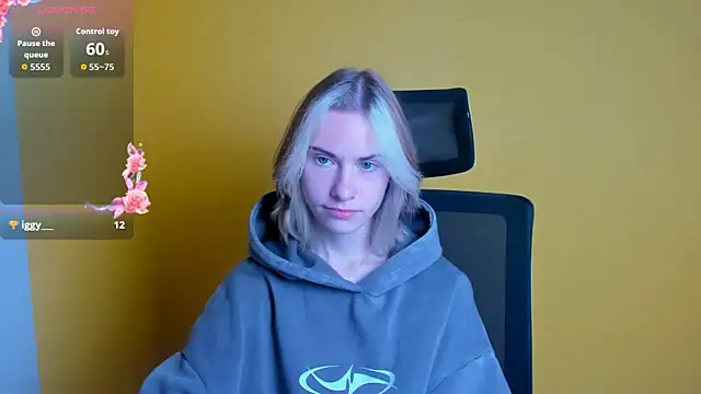 Fiona Night online show from October 12, 5:06 am