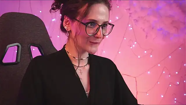 OliviaMcClean online show from March 19, 10:31 pm