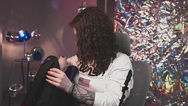 OliviaMcClean online show from March 29, 7:25 pm