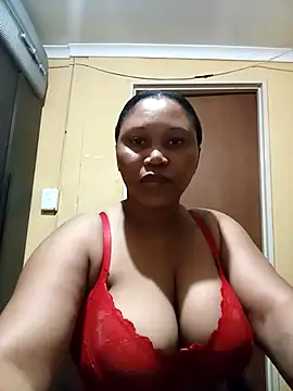 Snapshot of JuicyMilkyTizzy chatting on April 3, 9:24 pm JuicyMilkyTizzy online show from April 3, 9:24 pm