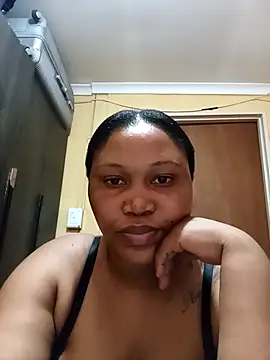 Snapshot of JuicyMilkyTizzy chatting on April 7, 7:53 am JuicyMilkyTizzy online show from April 7, 7:53 am